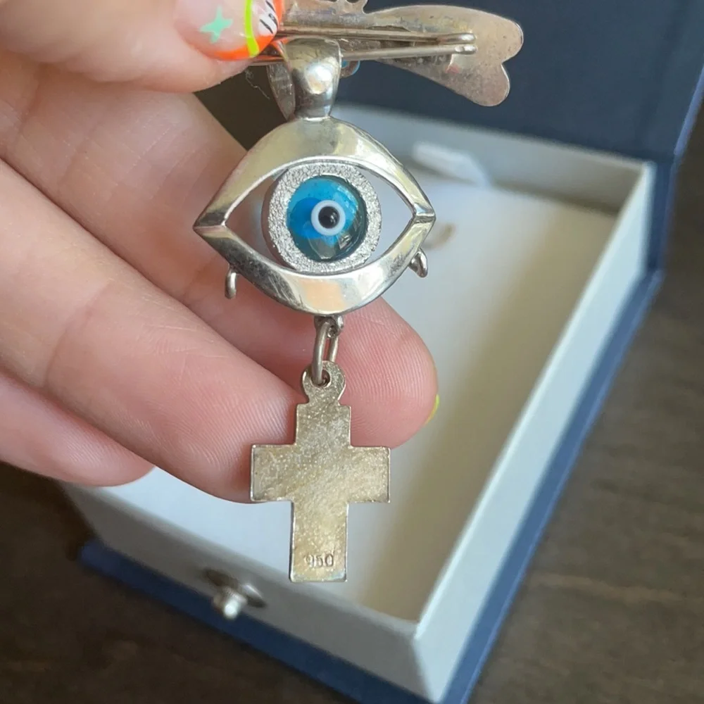 Evil eye pin 🧿 for protection ( baby)